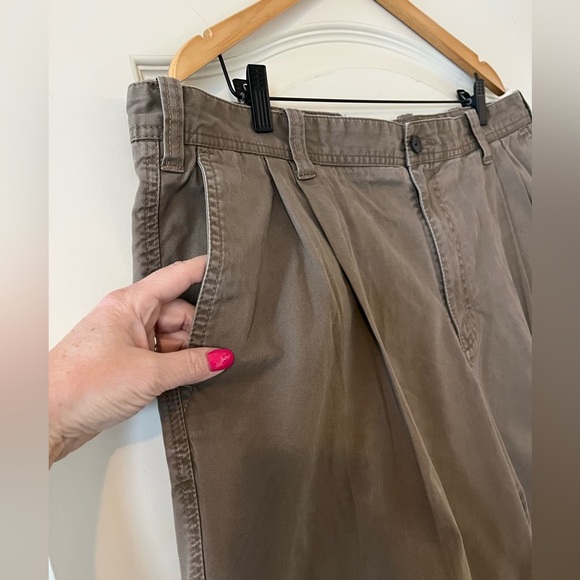 Eddie Bauer Light Brown Khaki Shorts, Front Pleats, Men’s Size 40 - Picture 10 of 12